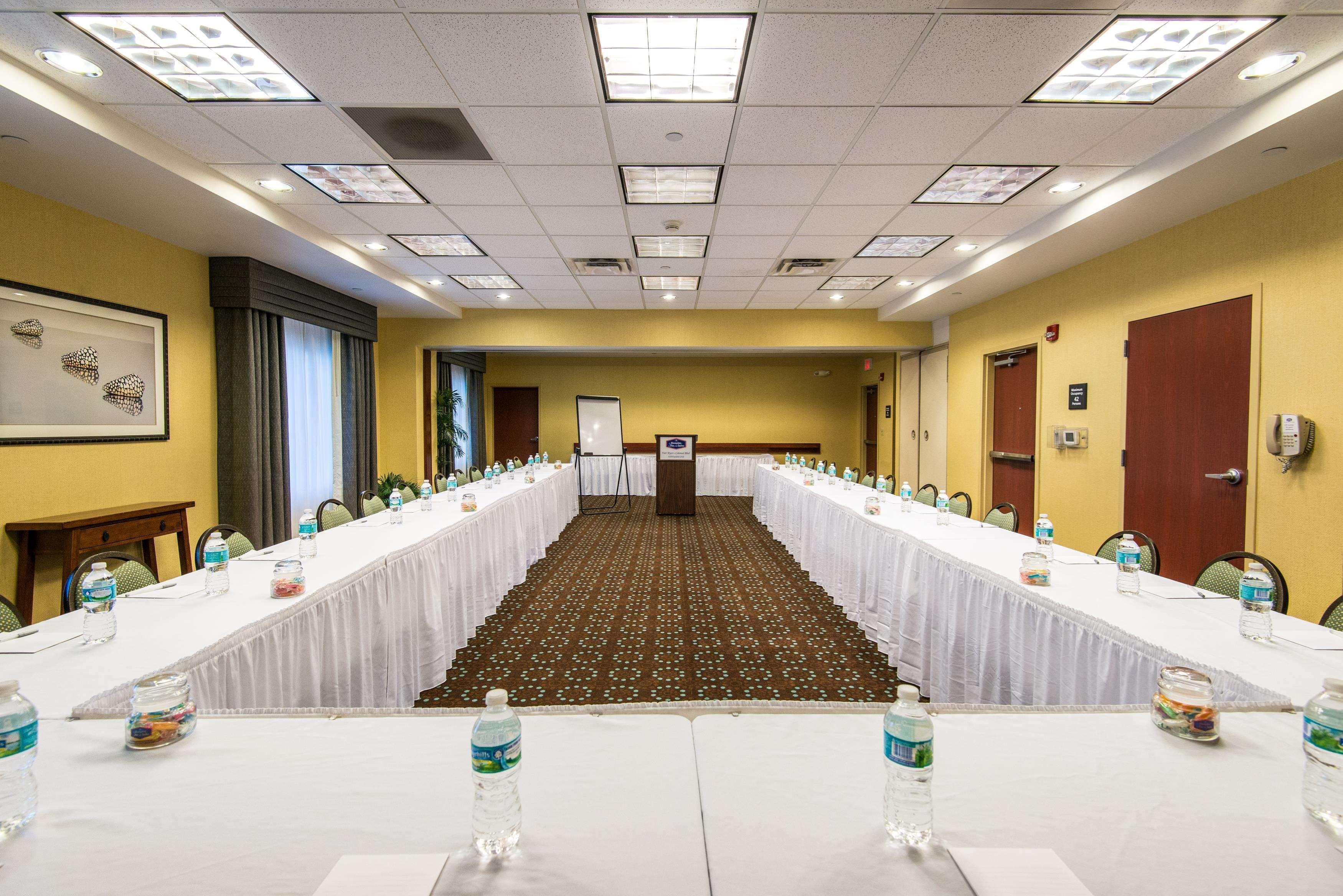 Hampton Inn & Suites Fort Myers-Colonial Boulevard Εξωτερικό φωτογραφία