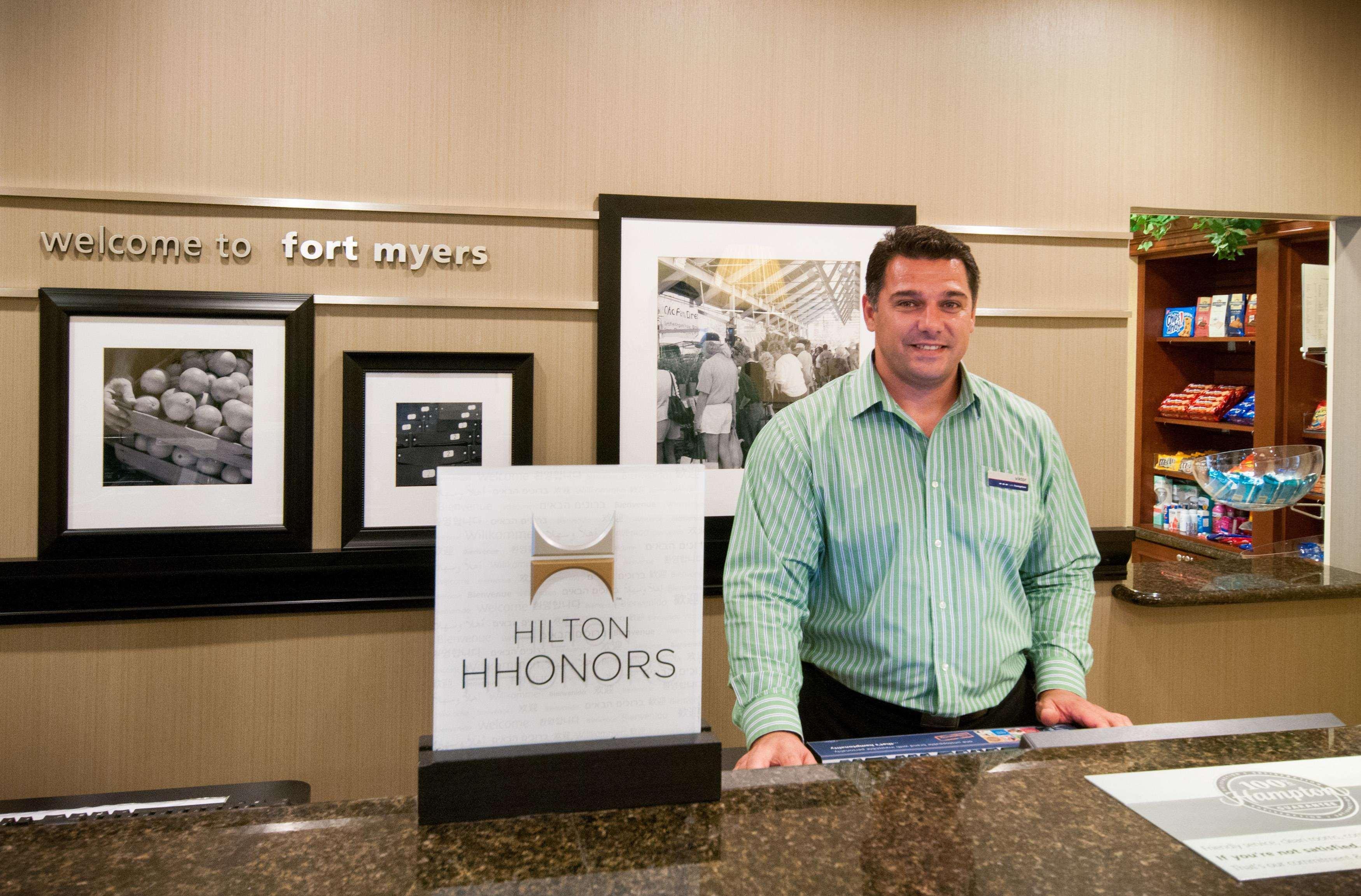Hampton Inn & Suites Fort Myers-Colonial Boulevard Εξωτερικό φωτογραφία