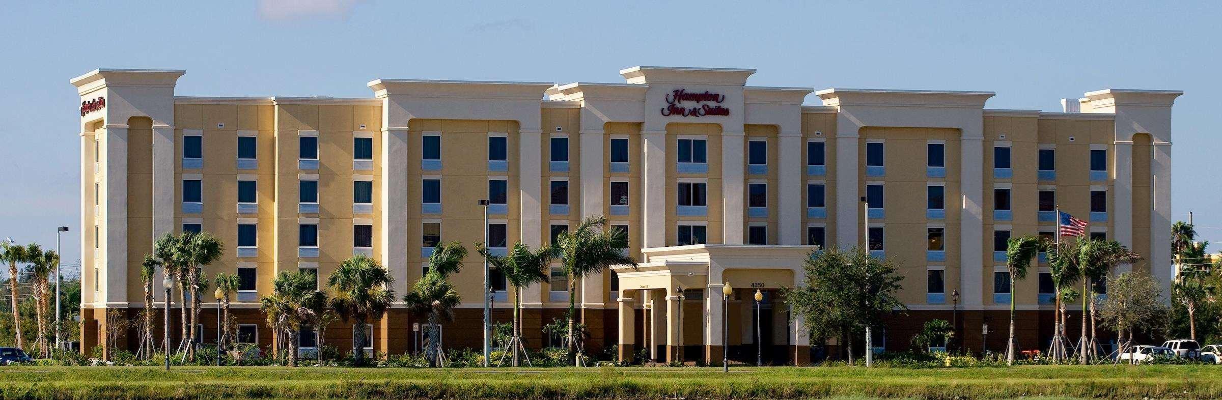 Hampton Inn & Suites Fort Myers-Colonial Boulevard Εξωτερικό φωτογραφία