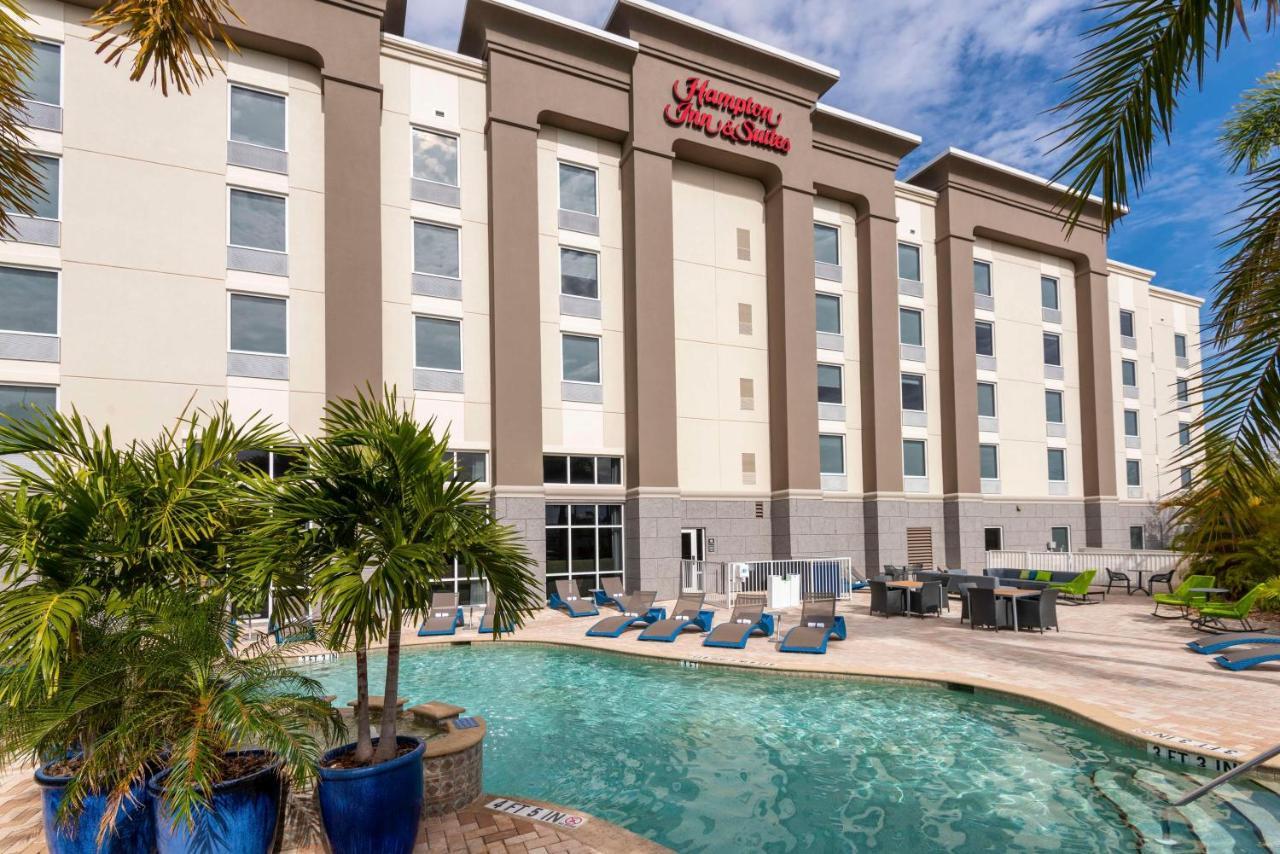 Hampton Inn & Suites Fort Myers-Colonial Boulevard Εξωτερικό φωτογραφία