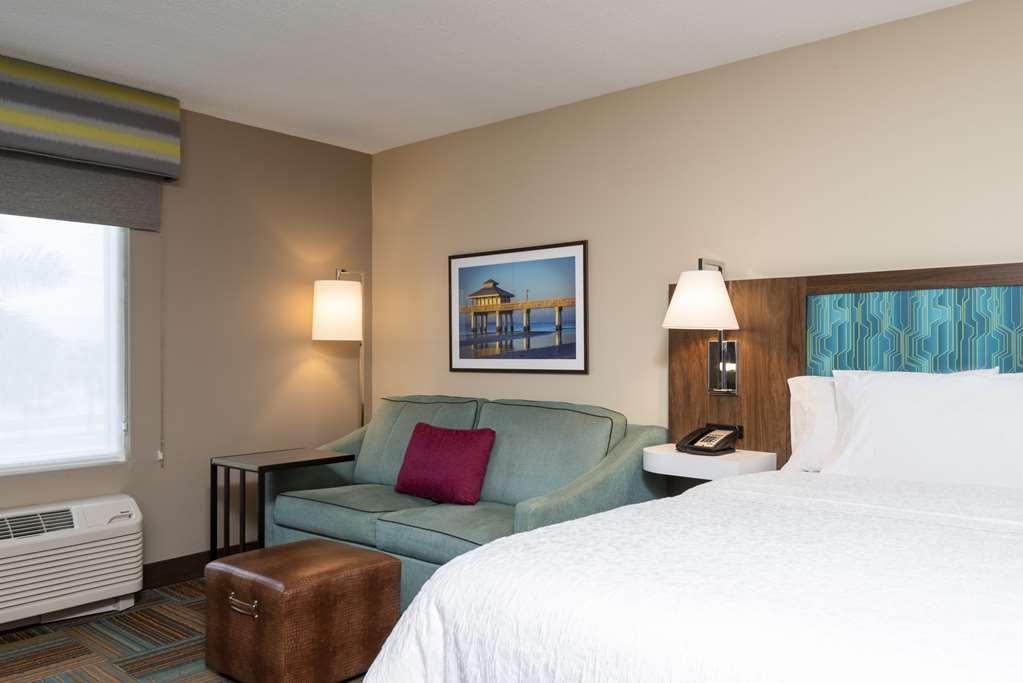Hampton Inn & Suites Fort Myers-Colonial Boulevard Δωμάτιο φωτογραφία